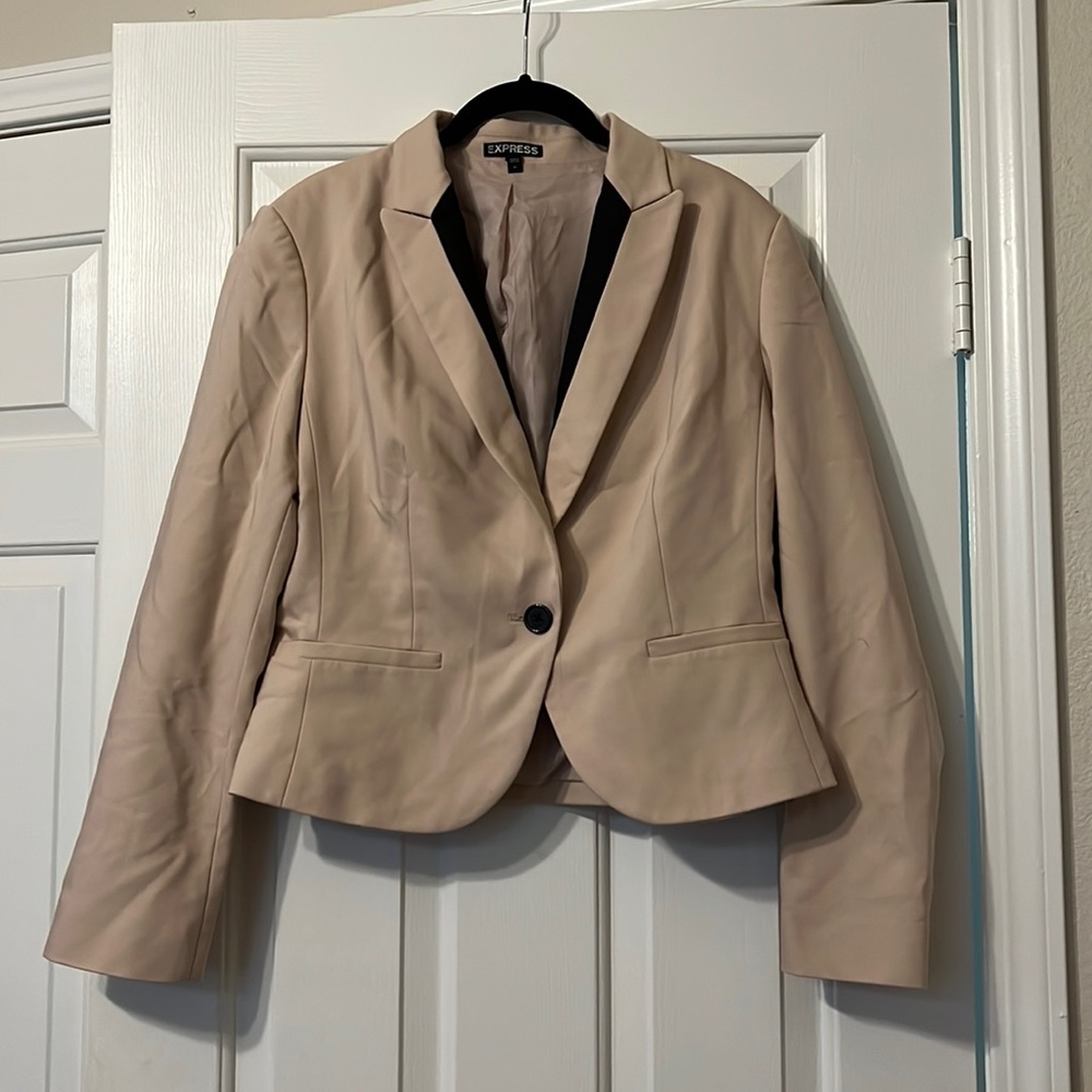 Express light pink almost tan size 12 tulip blazer. Button to give you shape.EUC
